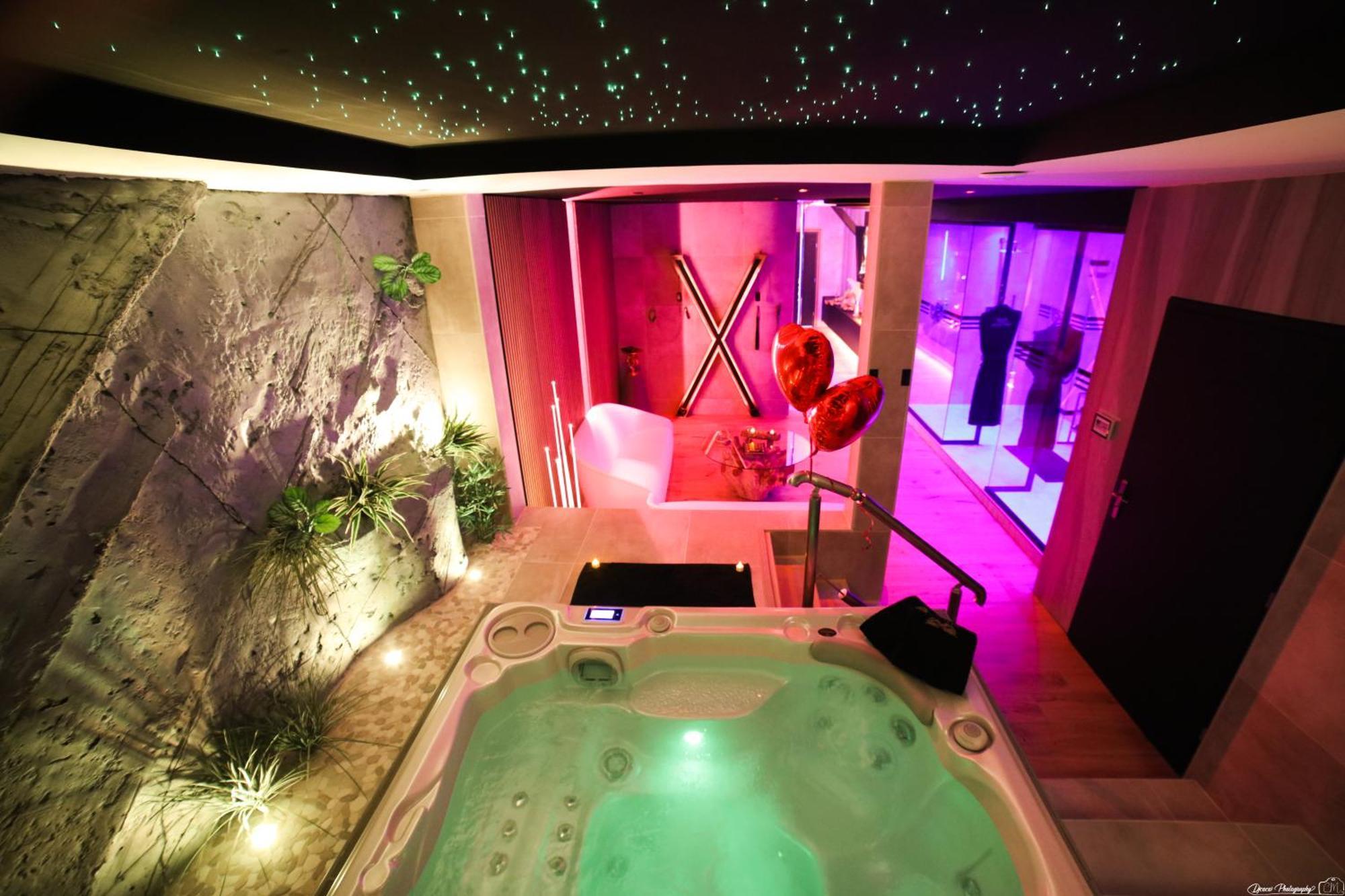 Les Secrets Rooms - Bonneval - Love Room - Spa Et Hammam Privatif Exterior foto